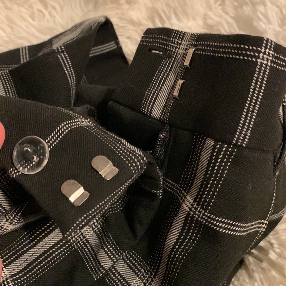 Garage black/white plaid dress pants. Size XS - Picture 2 of 5
